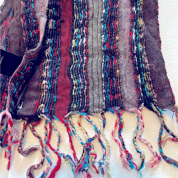 Maurice’s Infinitely scarf w/fringes measure 68’ long & is 💯% nylon multi color - Picture 5 of 7